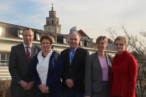 v.l. Geschäftsführer Volker Sauer, stellvertretende Vorsitzende ASG und Organisatorin der Veranstaltung Anna Strvtecky, Pflegedirektor Christian Roth, Vorsitzende ASG Ragnhild Buczko, MdB Sabine Dittmar